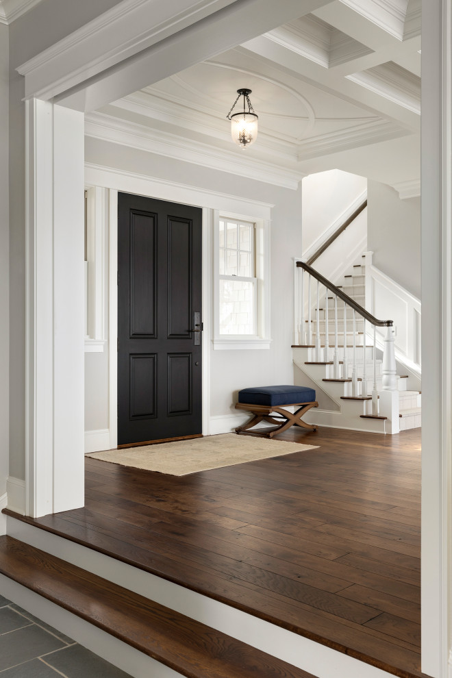 Example of a transitional entryway design in Minneapolis