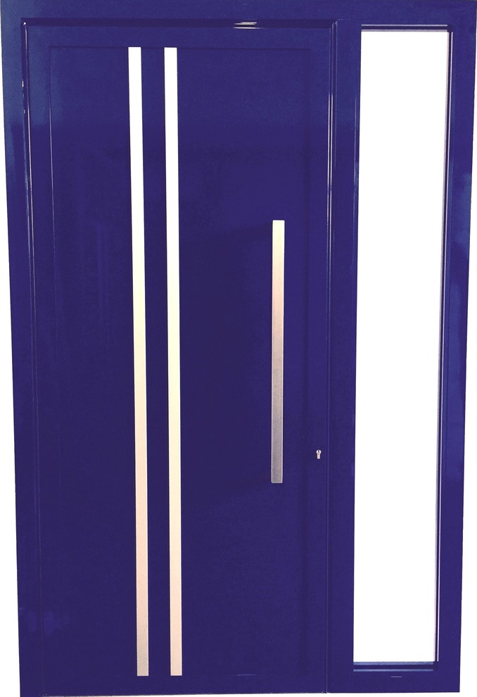 Esempio di una grande porta d'ingresso minimal con una porta singola e una porta blu