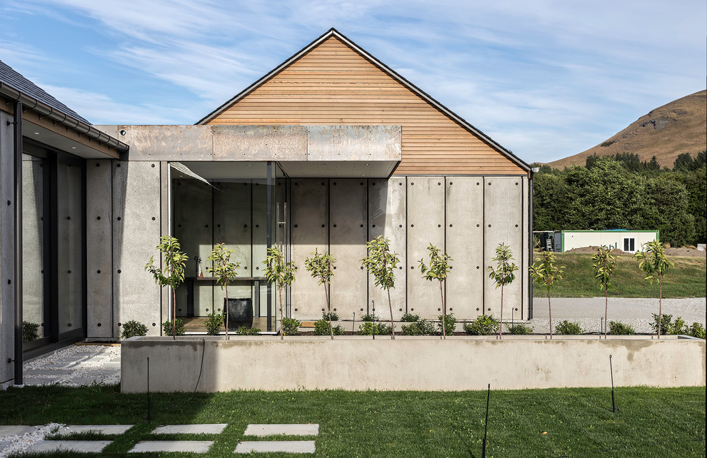 This is an example of a contemporary entrance in Dunedin.
