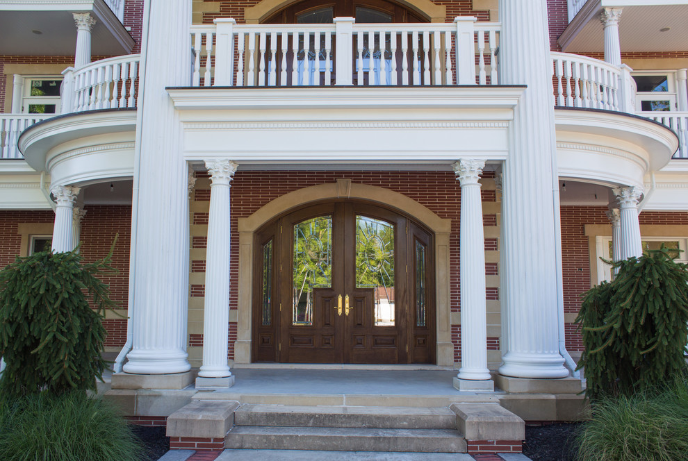Design ideas for a classic entrance in Cleveland.