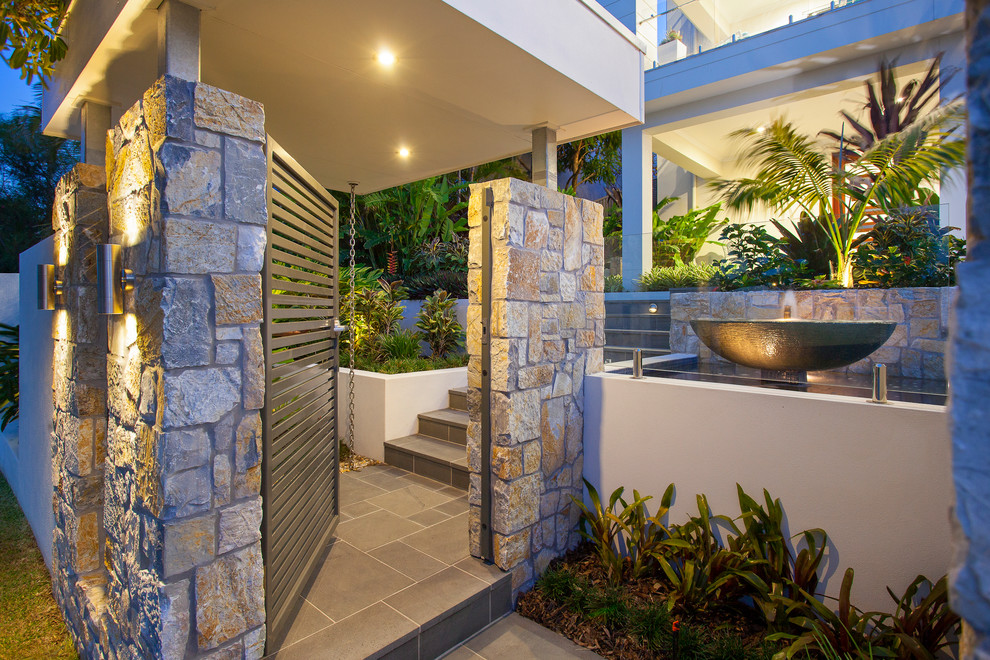 Inspiration for a mid-sized contemporary entryway remodel in Brisbane
