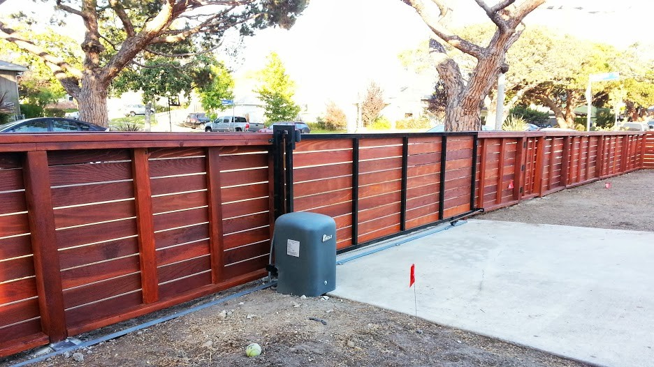 Mar Vista Clear Redwood Fence w/ Automatic Driveway Gate Modern Entry Los Angeles by