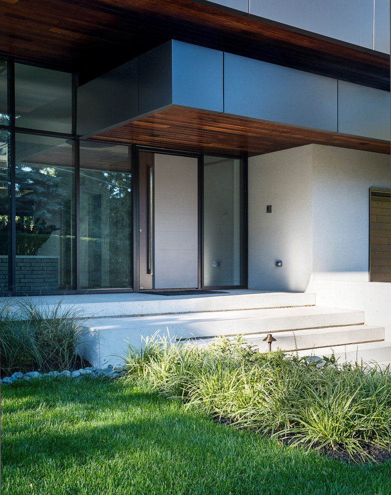 Marguerite House Modern Entry Toronto by Carrothers and