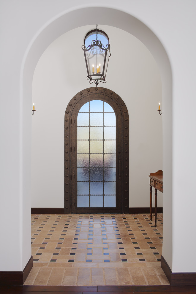 Mediterraner Eingang mit Einzeltür und Haustür aus Glas in Phoenix