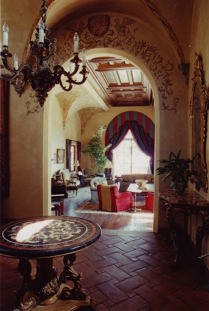 Design ideas for a classic entrance in Los Angeles.
