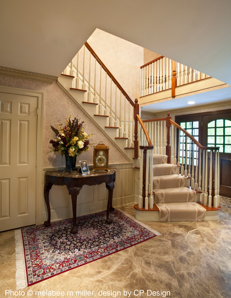 Example of a classic entryway design in Newark