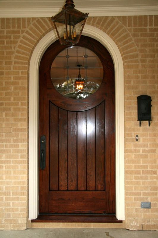 Example of a classic entryway design in Dallas