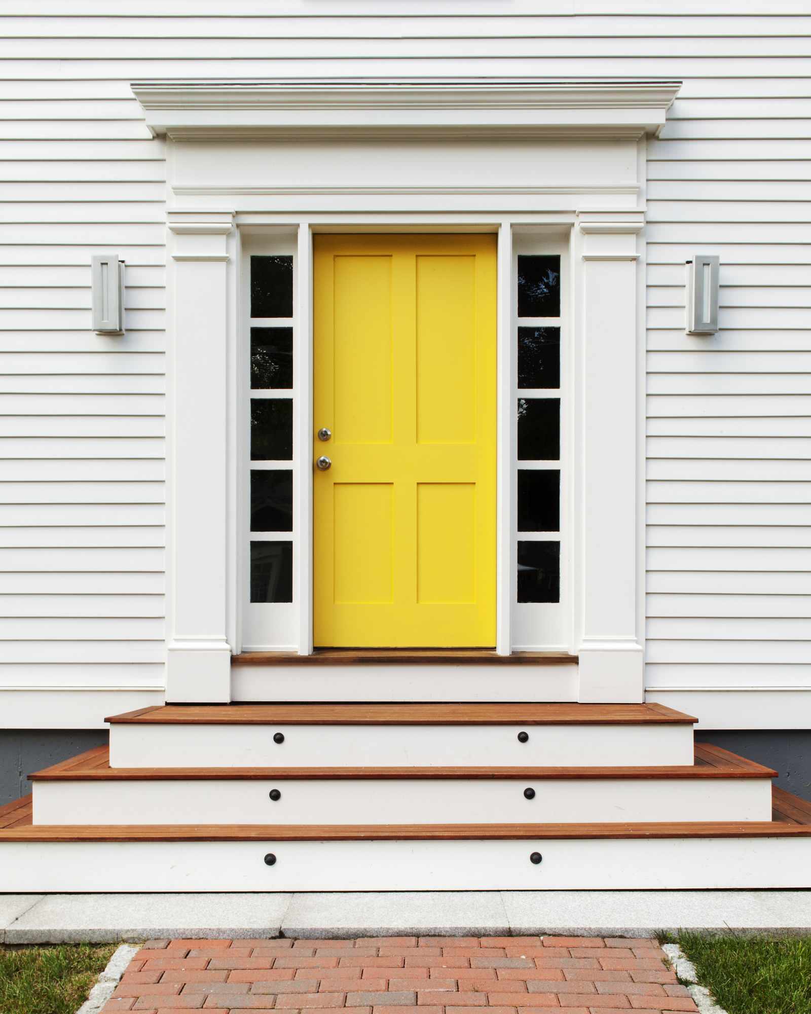 Featured image of post Front Door Steps Design / See more ideas about front door steps, patio steps, porch steps.