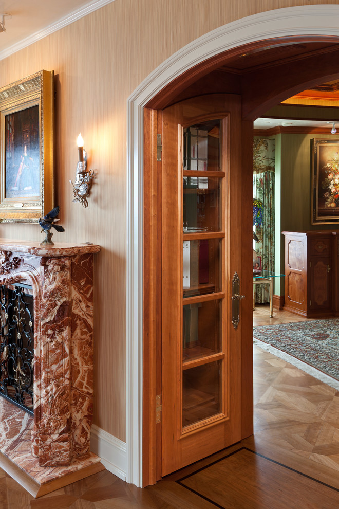 Entryway - mediterranean entryway idea in Milwaukee