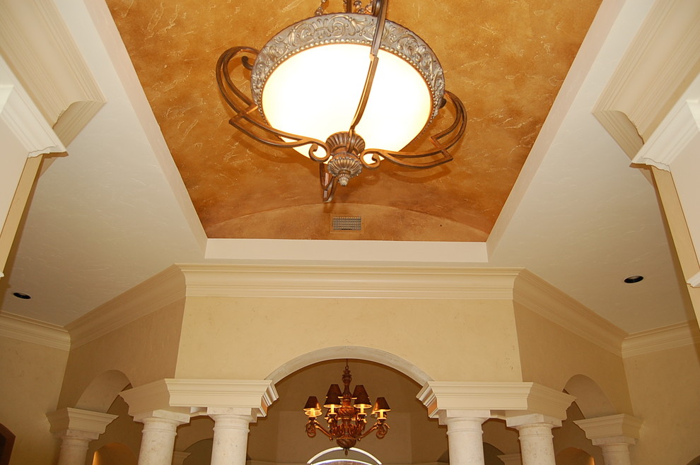 Photo of a traditional foyer in Austin.