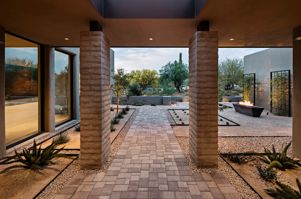 Photo of a modern entrance in Phoenix.