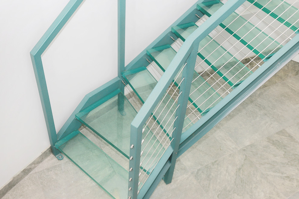 Example of a minimalist entryway design in Minneapolis