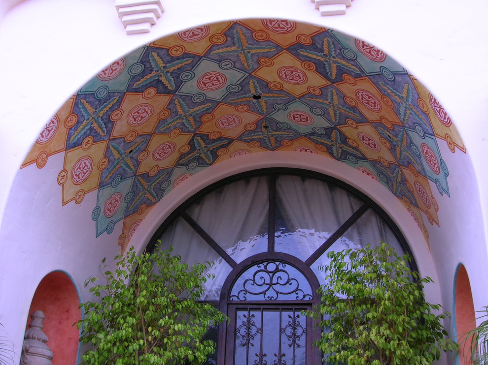 Example of a tuscan entryway design in Other
