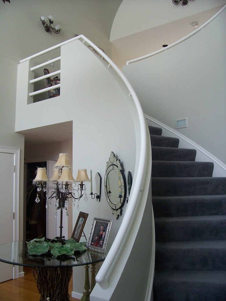 Example of a trendy entryway design in Cleveland