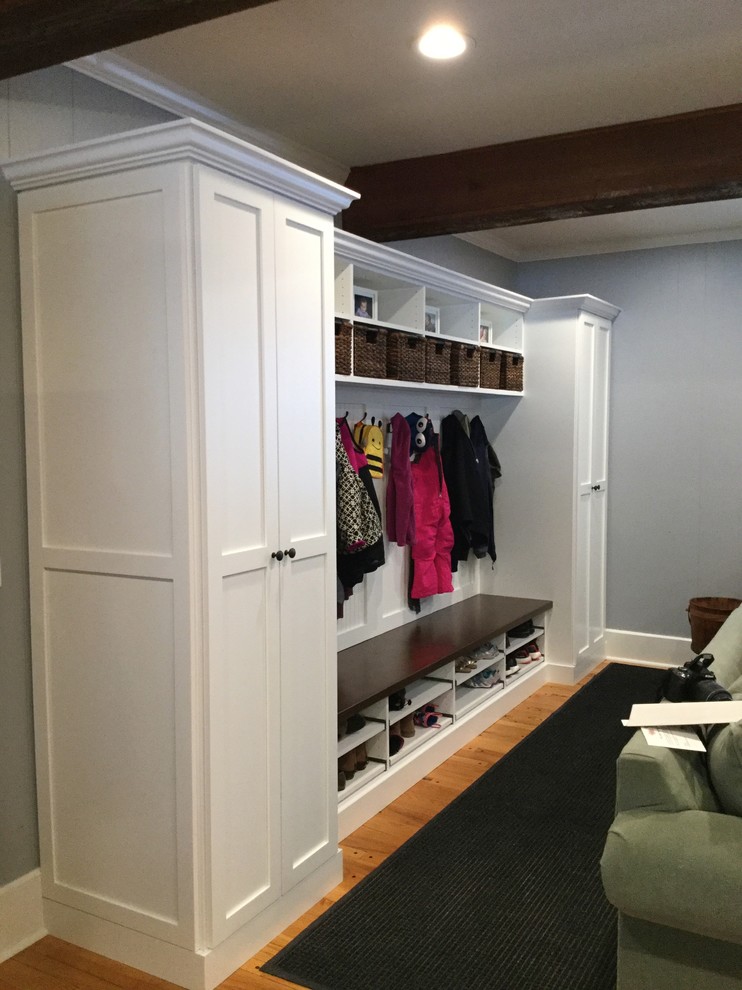 Mid-sized transitional mudroom photo in Cleveland