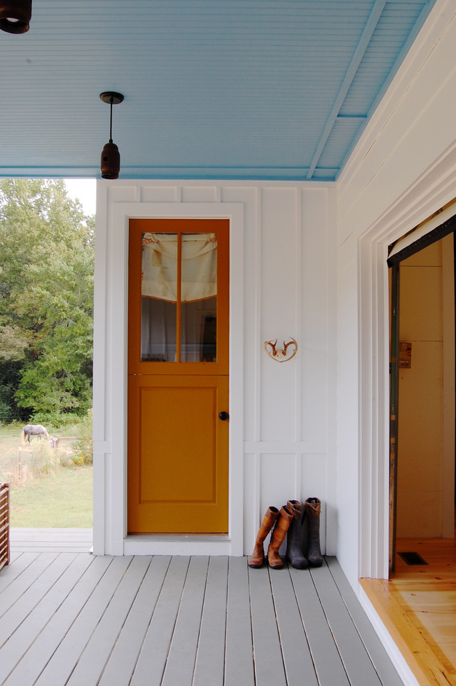 Inspiration for a cottage entryway remodel in New York