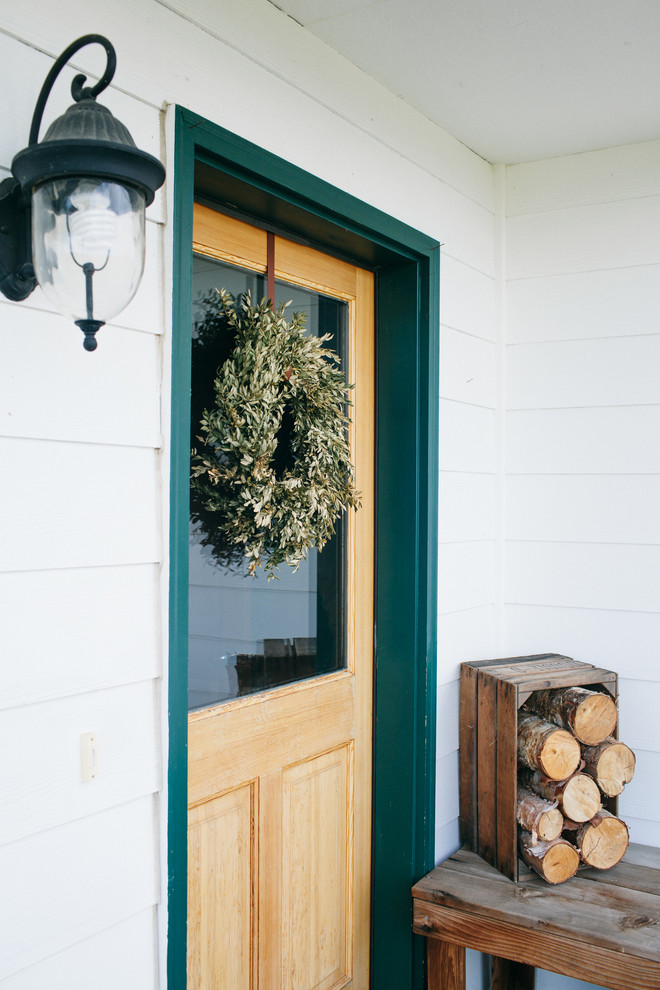 Inspiration for a medium sized farmhouse entrance in Seattle.