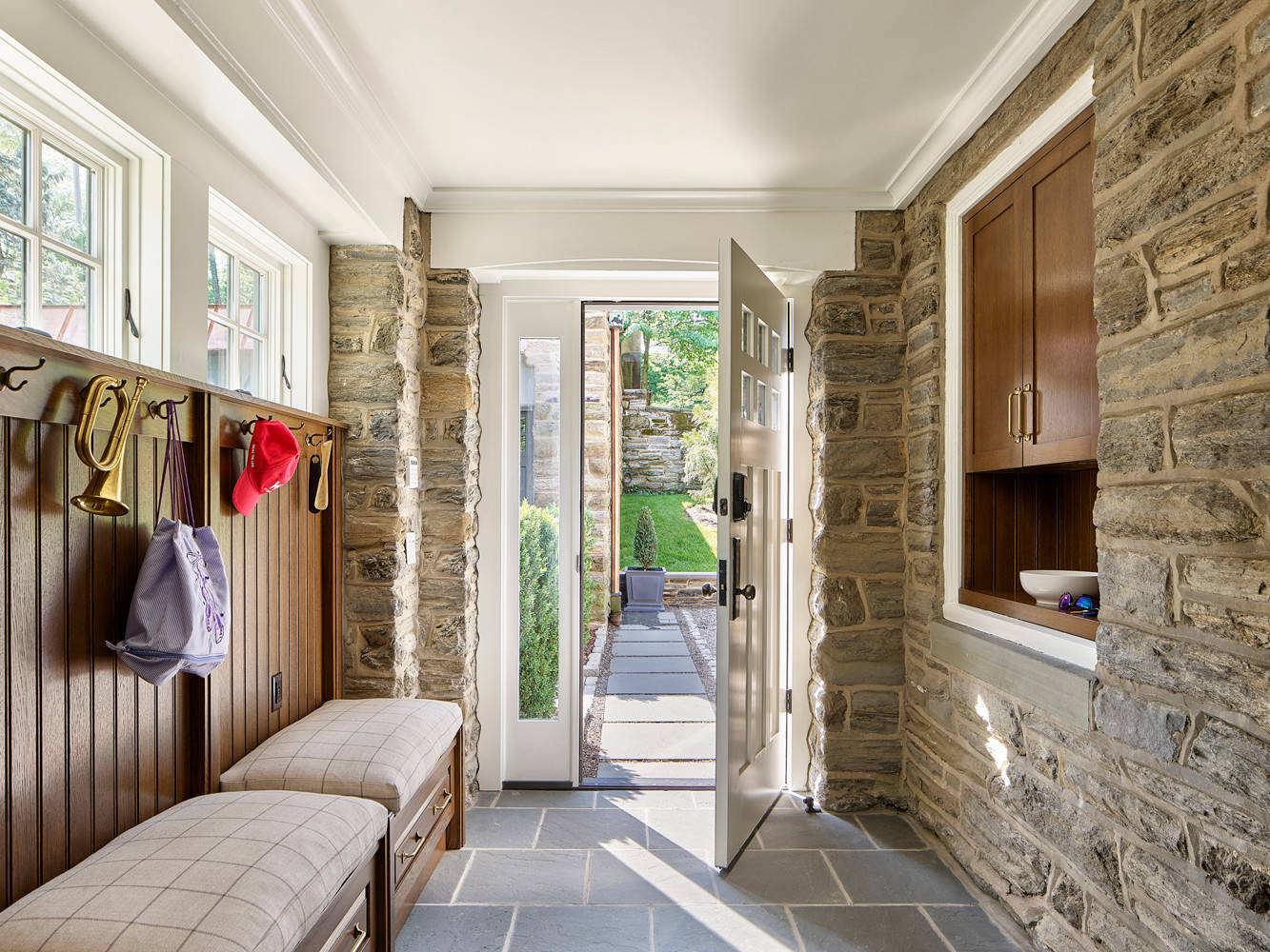 Enclosed front entryway discount