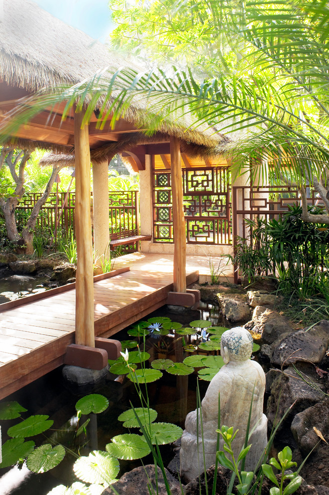 Inspiration for a world-inspired entrance in Hawaii.