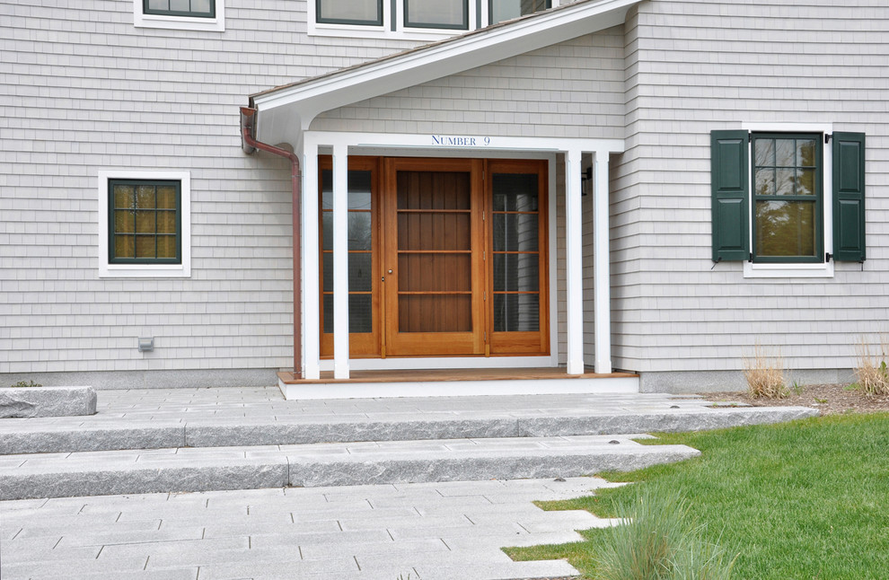 Mittelgroße Rustikale Haustür mit Einzeltür und hellbrauner Holzhaustür in New York