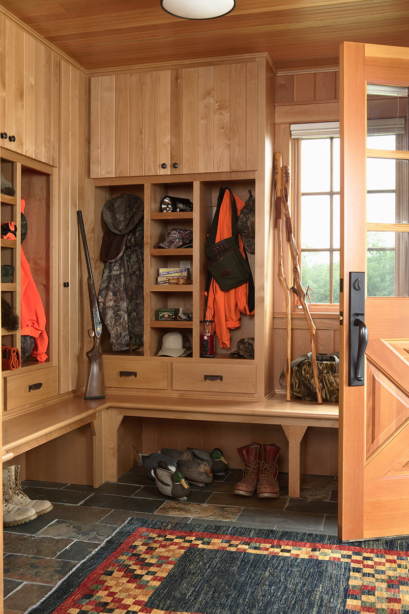 75 Mudroom with a Medium Wood Front Door Ideas You'll Love - March