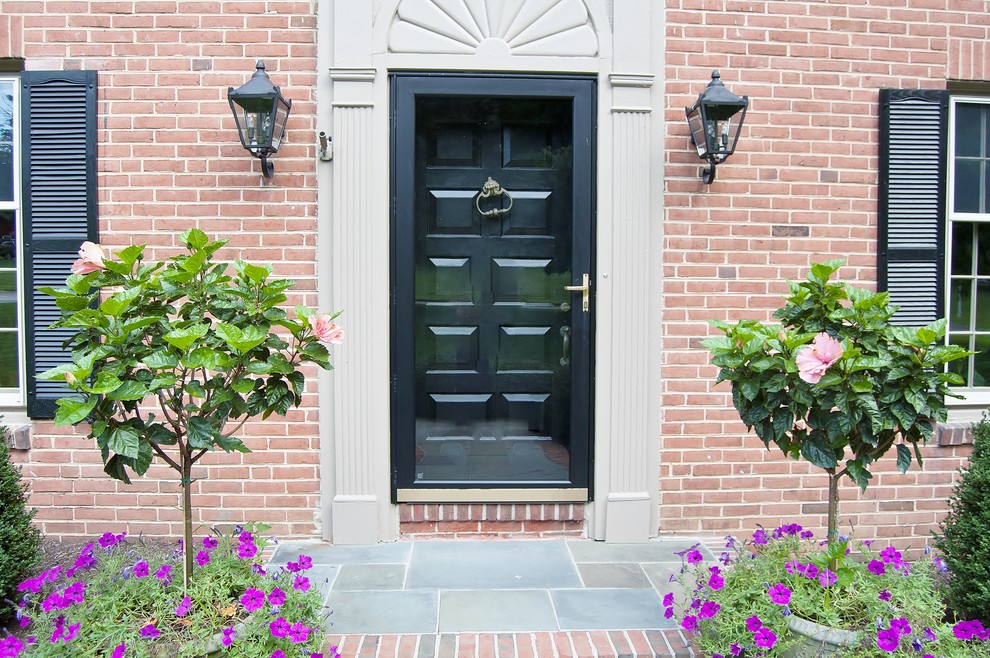 This is an example of a classic entrance in Wilmington.