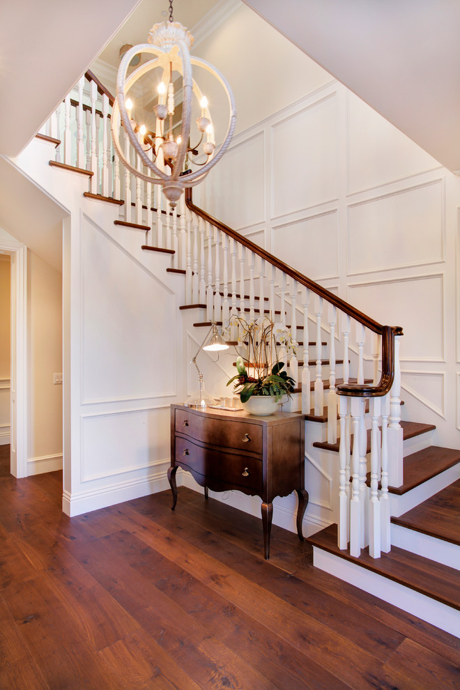 Elegant entryway photo in Los Angeles