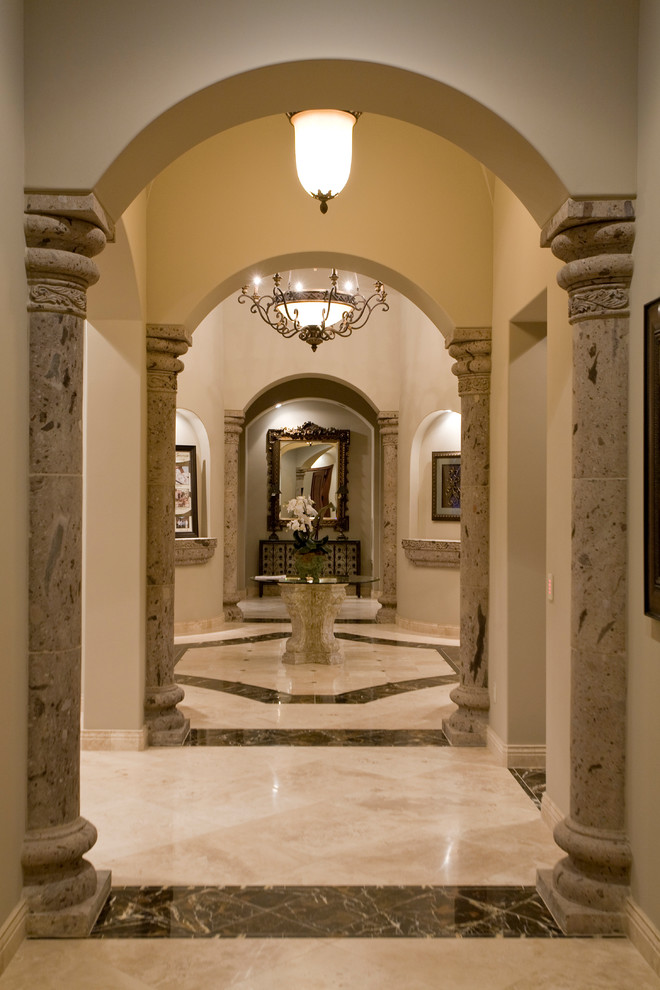 Example of a classic entryway design in Phoenix