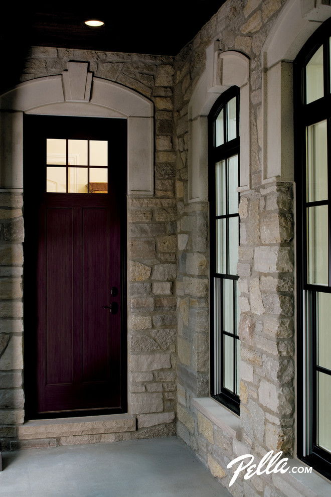 Inspiration for a traditional entrance in Cedar Rapids.