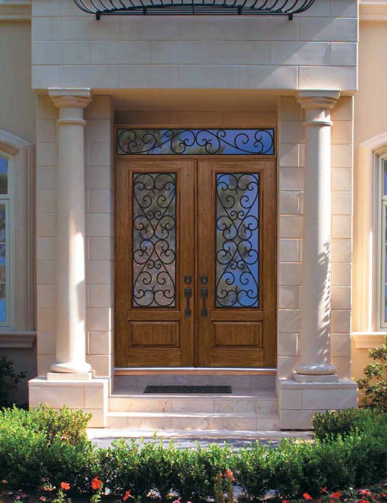 This is an example of a traditional entrance in Tampa.