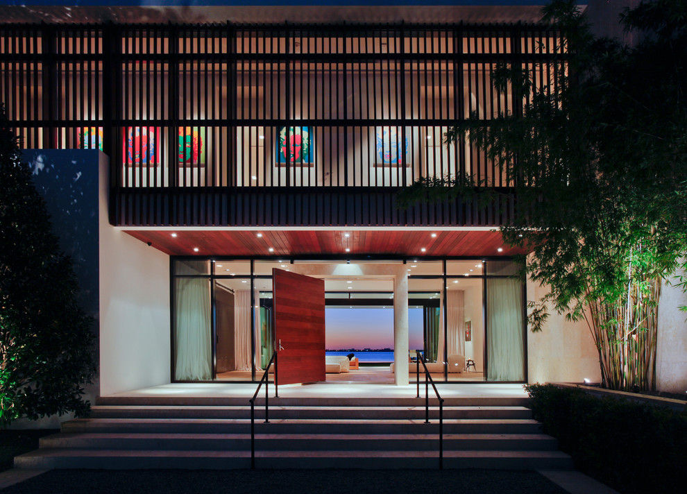 Große Moderne Haustür mit Einzeltür und dunkler Holzhaustür in Miami