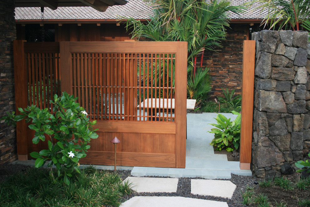 Inspiration for an asian entryway remodel in Hawaii
