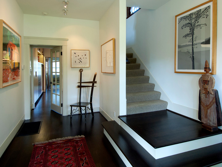 Design ideas for a classic entrance in Seattle.