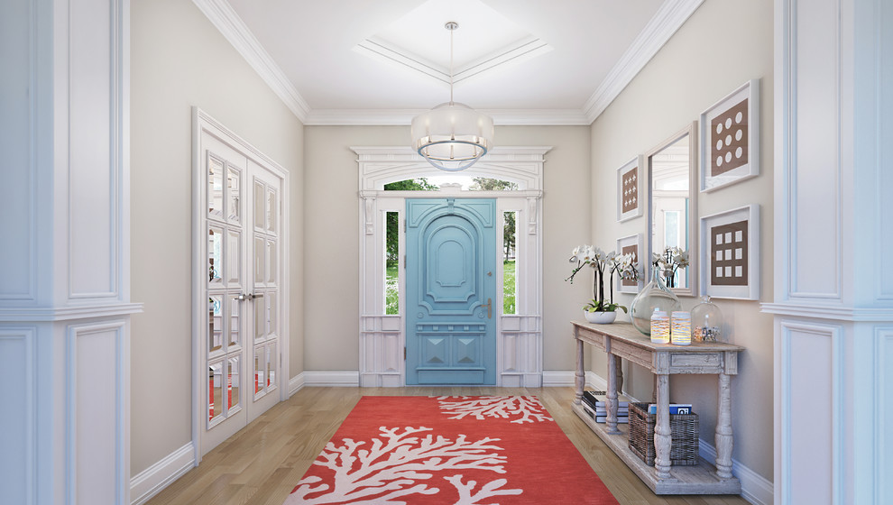 Maritimes Foyer mit beiger Wandfarbe, hellem Holzboden, Einzeltür und blauer Haustür in New York