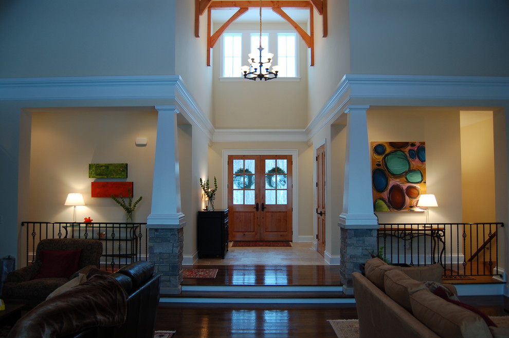 Example of a classic entryway design in Grand Rapids
