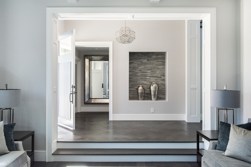Inspiration for a contemporary entrance in Orange County.