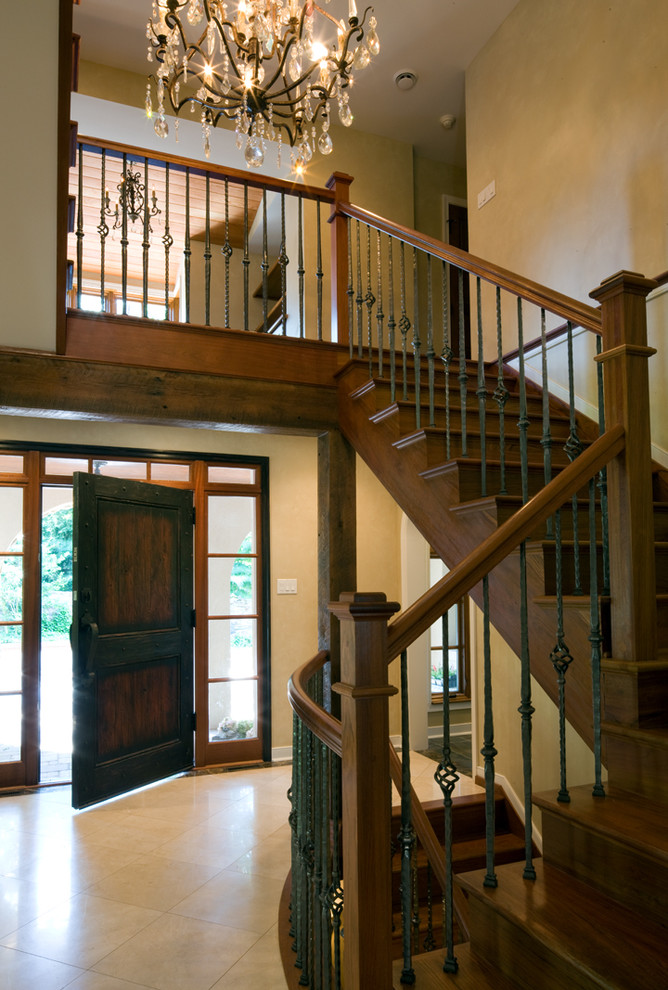 Example of a tuscan entryway design in Baltimore