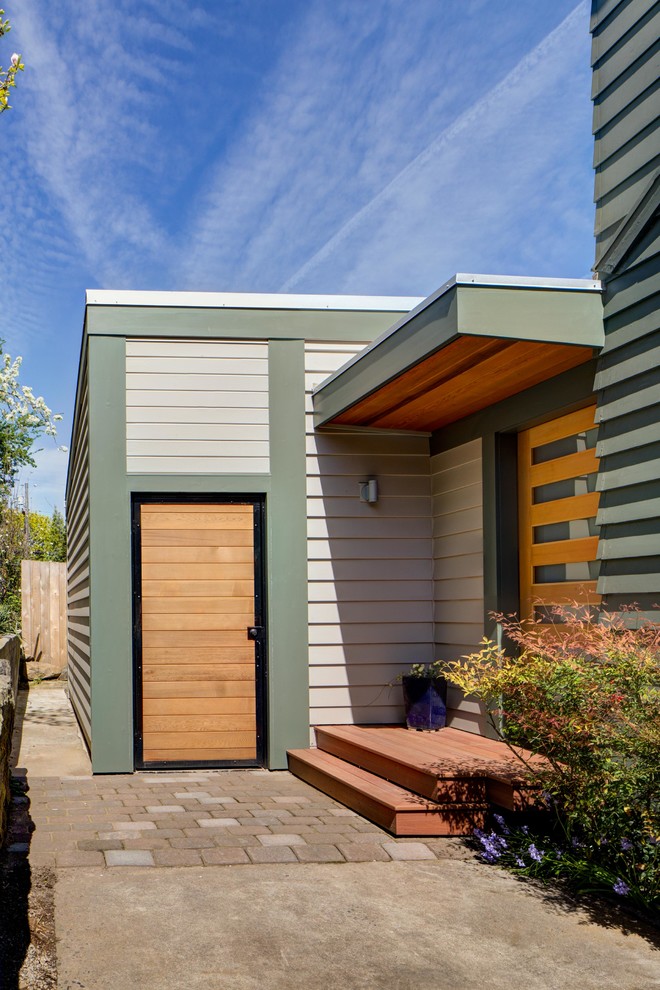 Moderne Haustür mit Einzeltür und heller Holzhaustür in Portland