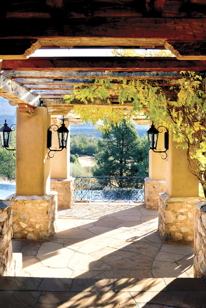Example of a tuscan entryway design in Phoenix