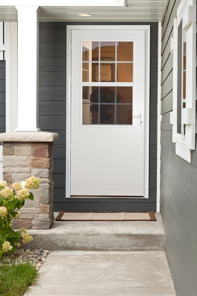 Storm doors with grids