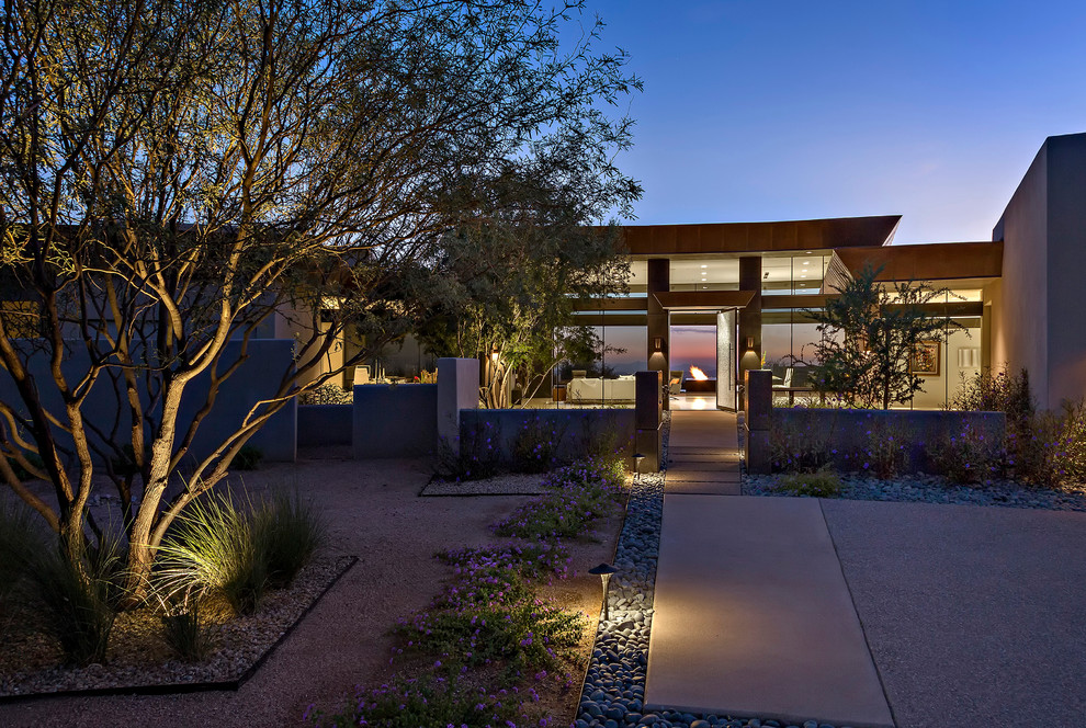 Mittelgroße Moderne Haustür mit Drehtür, beiger Wandfarbe, Keramikboden und Haustür aus Glas in Phoenix