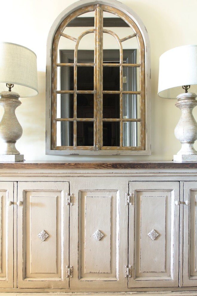 Inspiration for a timeless entryway remodel in Birmingham