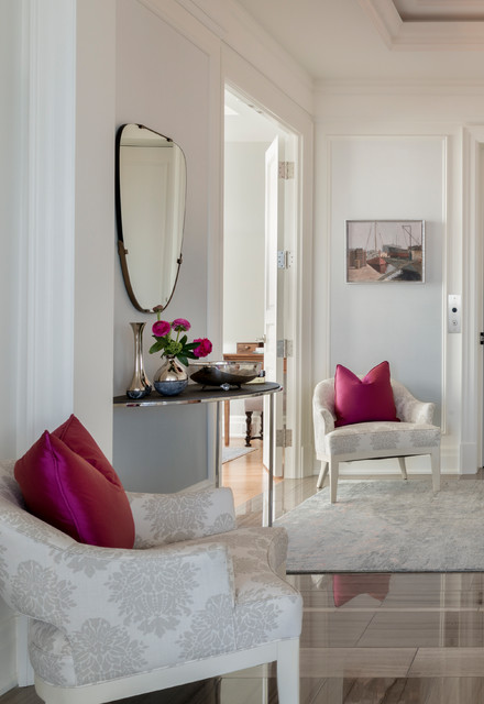 A New Transitional Style For Collectors Of Antiques And Art
