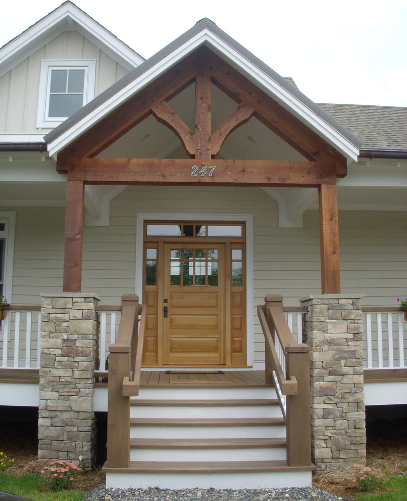 Example of a farmhouse entryway design in Charlotte