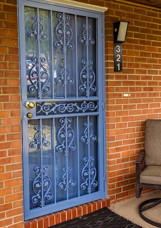 Entryway - entryway idea in Baltimore with a blue front door