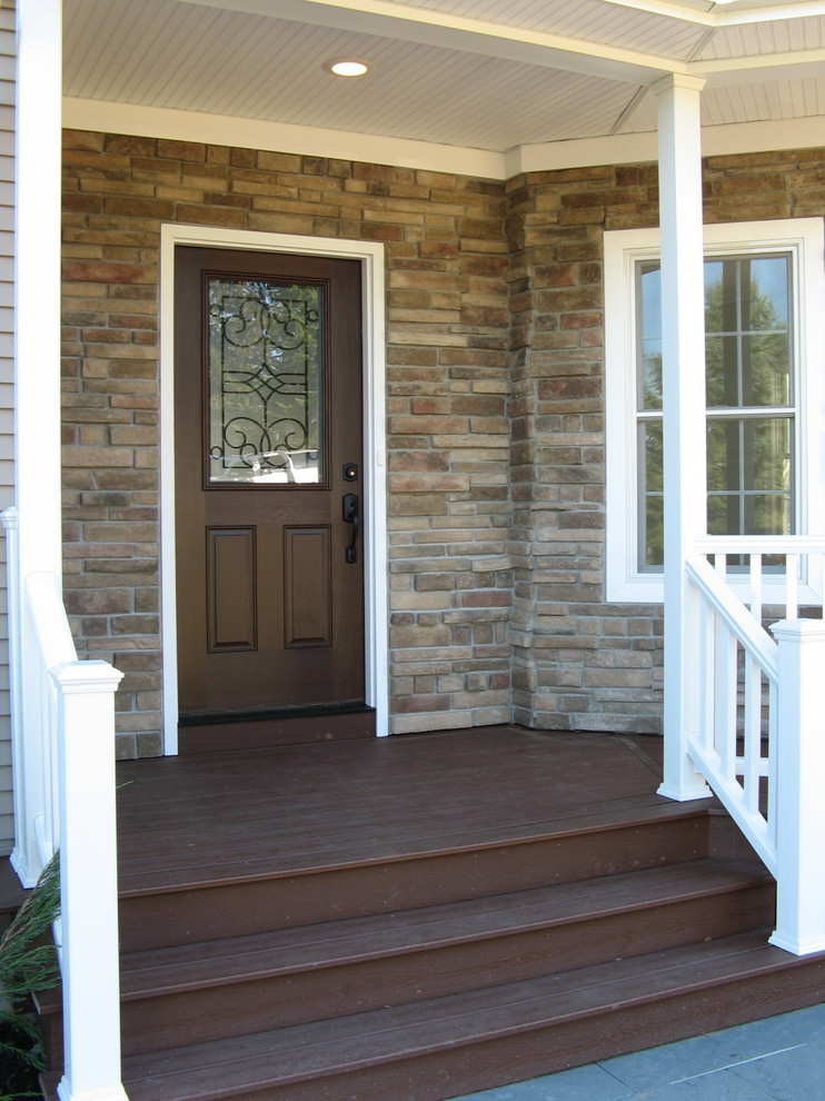 Example of a classic entryway design in Newark