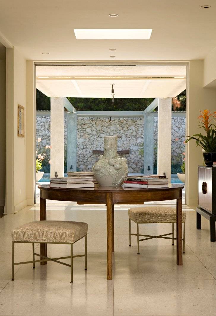 Round Entry Table Houzz, Round Entryway Tables