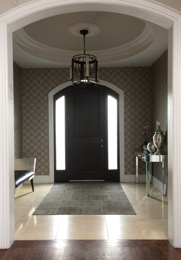 Example of a transitional entryway design in Toronto
