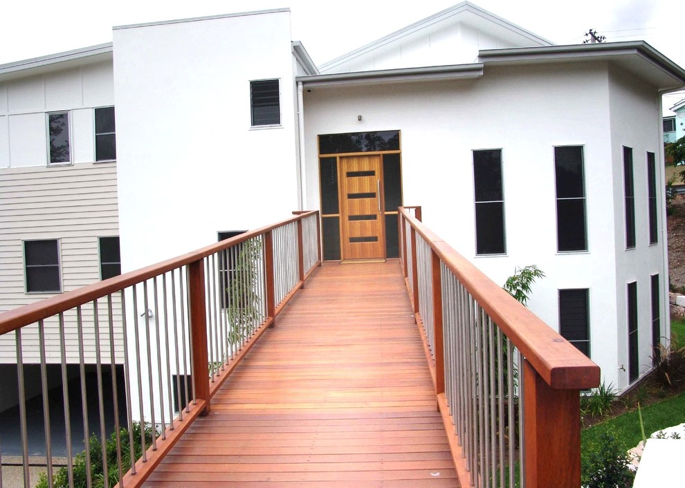This is an example of a contemporary entrance in Brisbane.