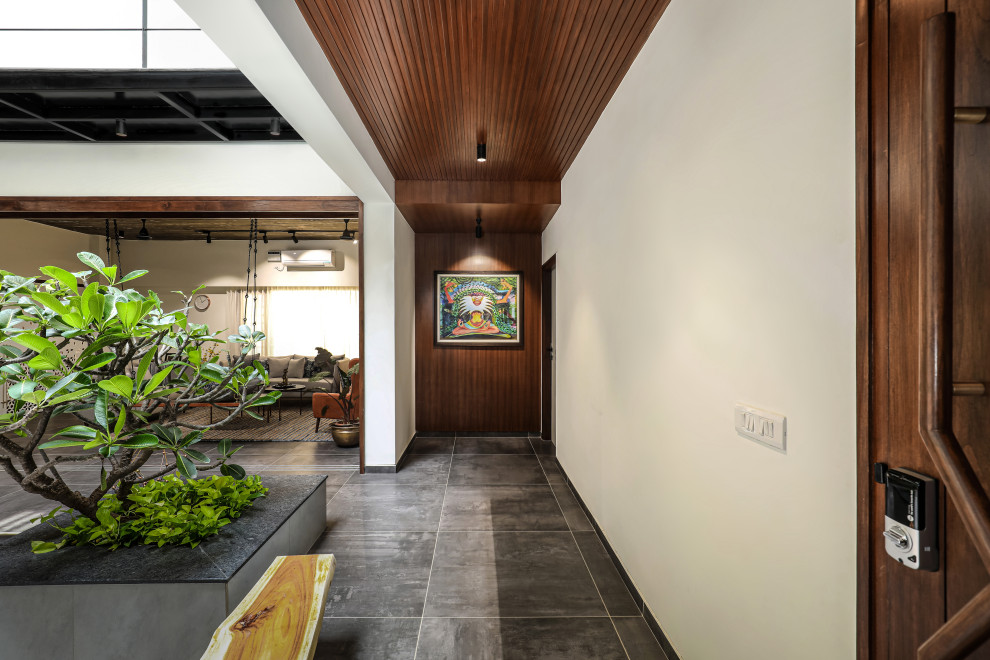 Urban Courtyard House - Tropical - Entry - Chennai - by Studio Context  Architects | Houzz